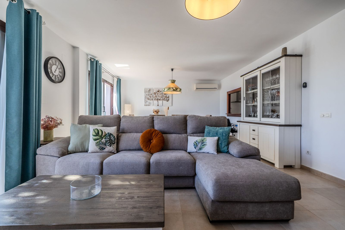 ddbd69dd137cbbbf44aeef2414de3c52 - 10