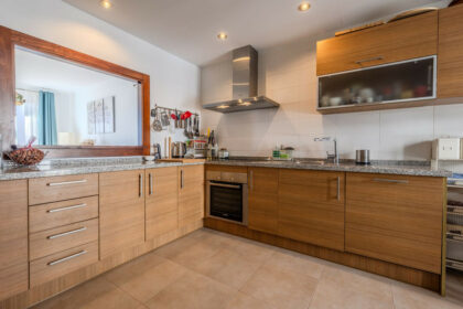 ddbd69dd137cbbbf44aeef2414de3c52 - 15