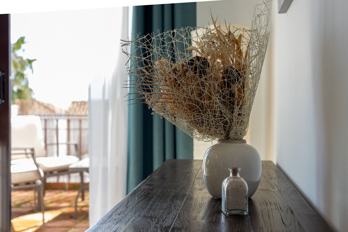 ddbd69dd137cbbbf44aeef2414de3c52 - 18