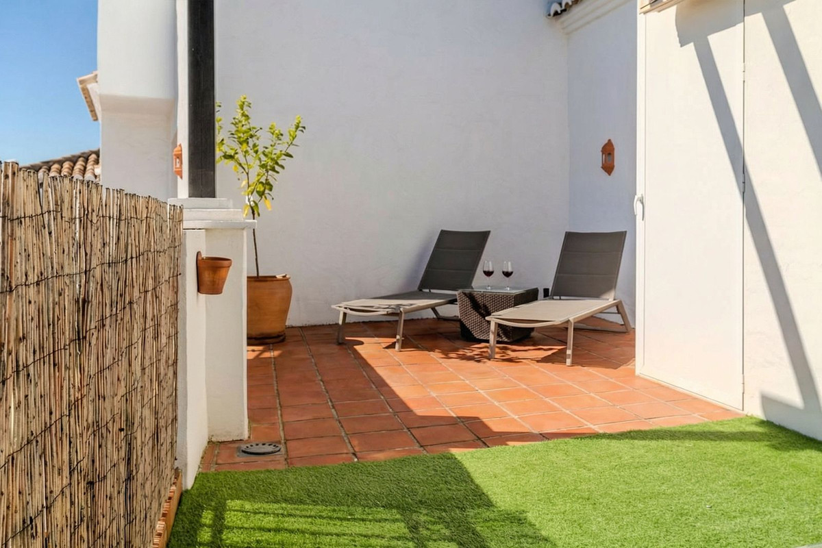 ddbd69dd137cbbbf44aeef2414de3c52 - 24