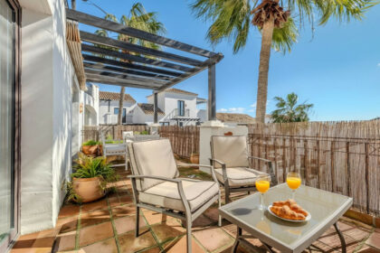 ddbd69dd137cbbbf44aeef2414de3c52 - 5