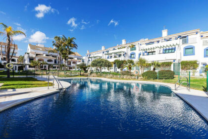 de7f461684b2e00115485439309315b9 - 1