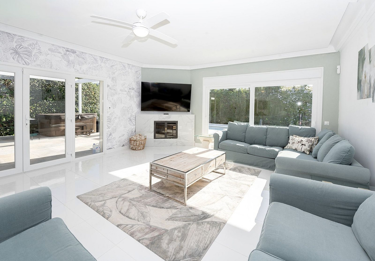 e0f27b4a060f2a2b0e60b376a7de4ae7 - 12