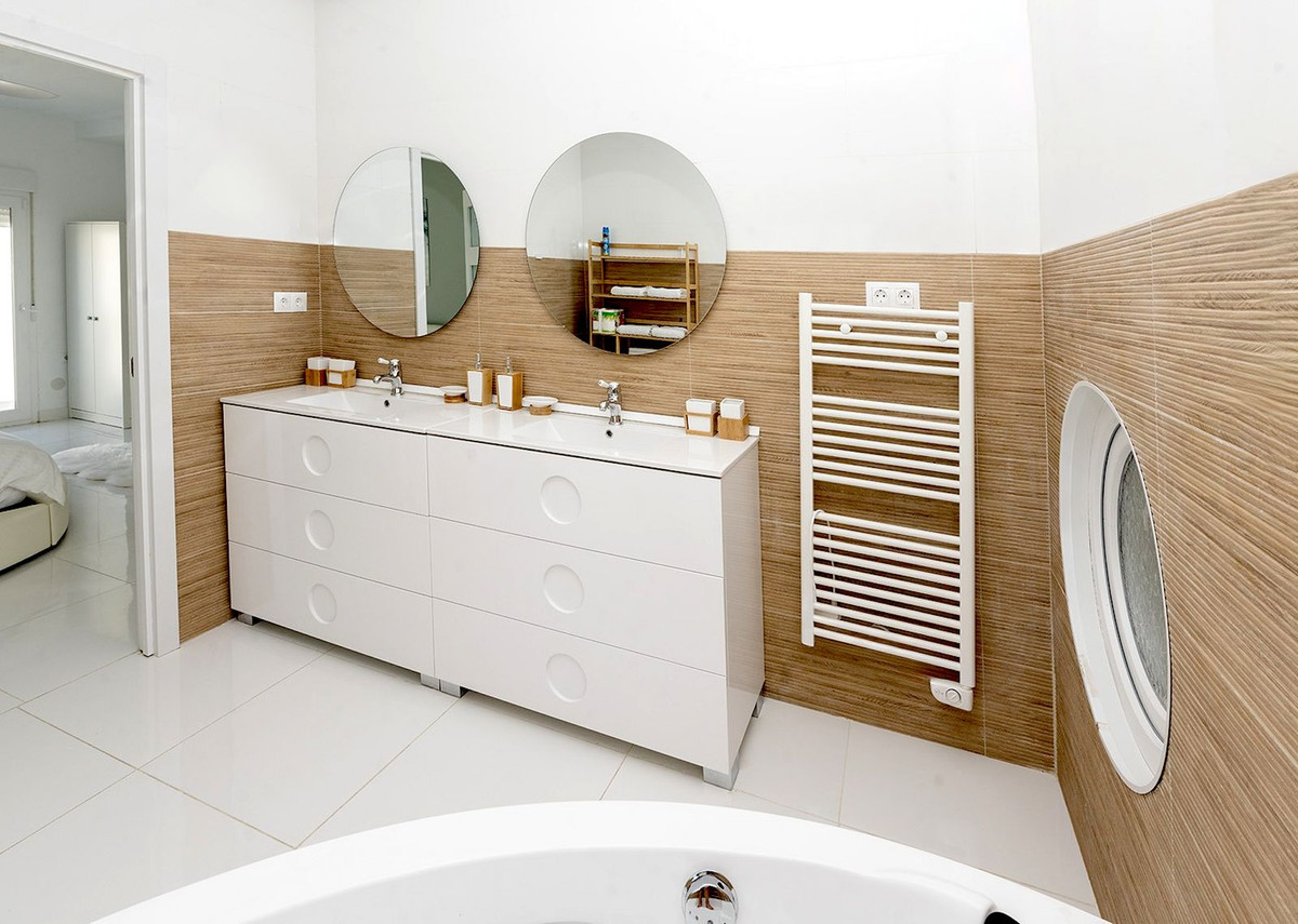 e0f27b4a060f2a2b0e60b376a7de4ae7 - 31