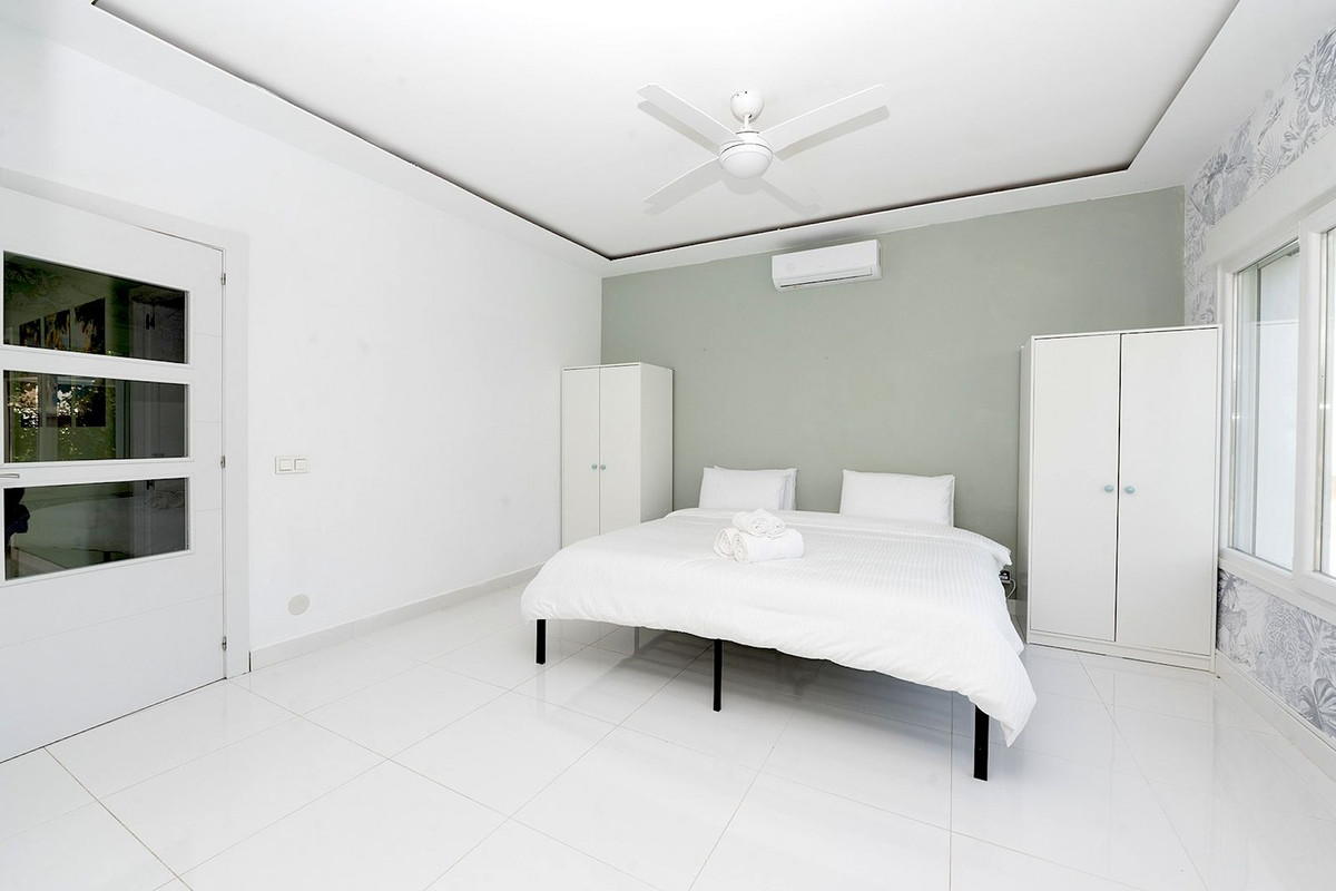 e0f27b4a060f2a2b0e60b376a7de4ae7 - 32