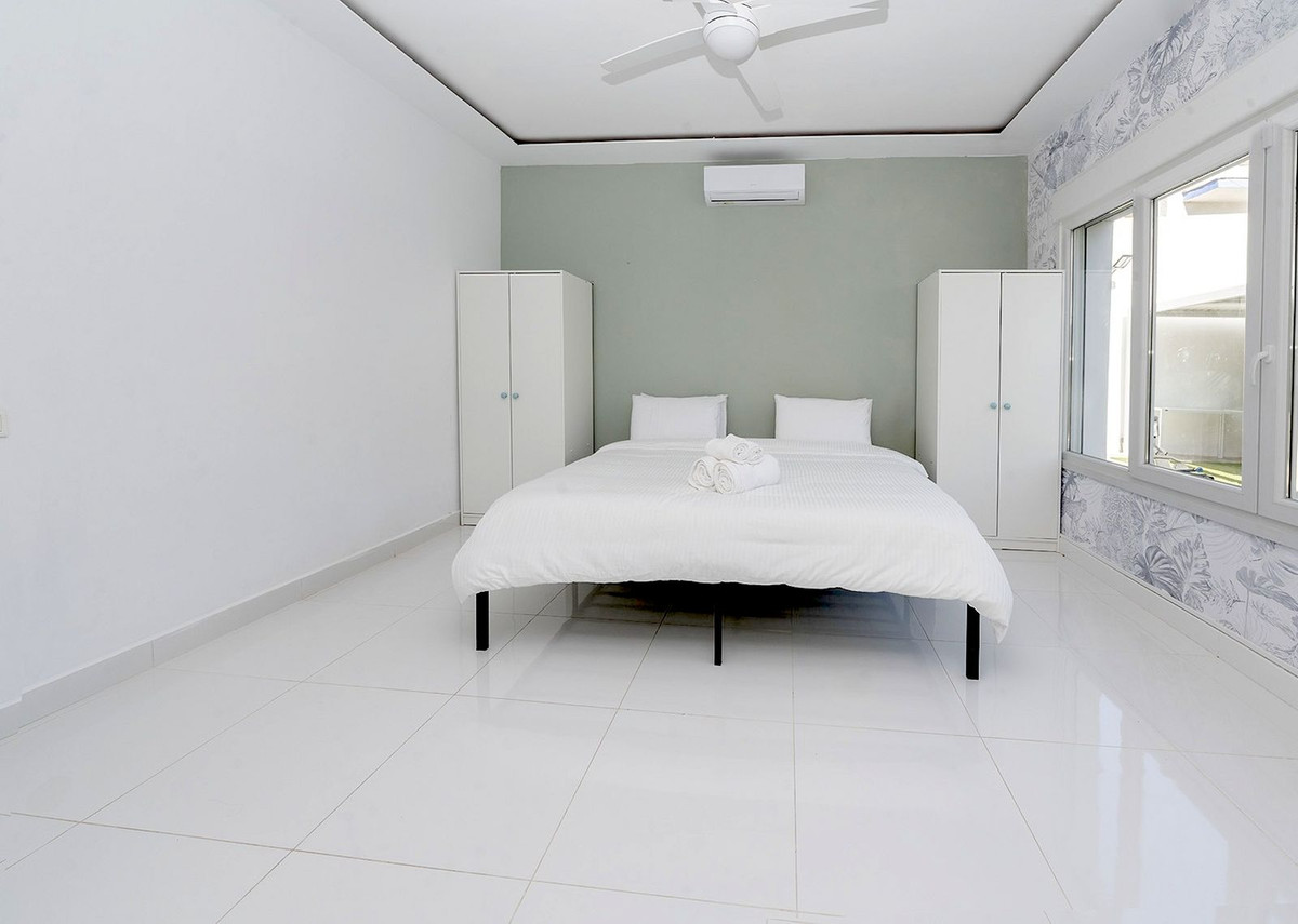 e0f27b4a060f2a2b0e60b376a7de4ae7 - 33