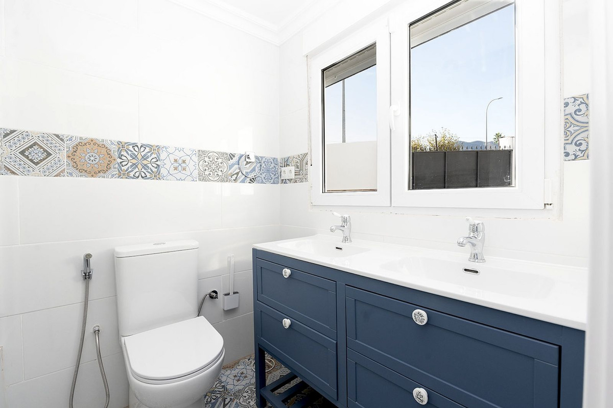 e0f27b4a060f2a2b0e60b376a7de4ae7 - 50