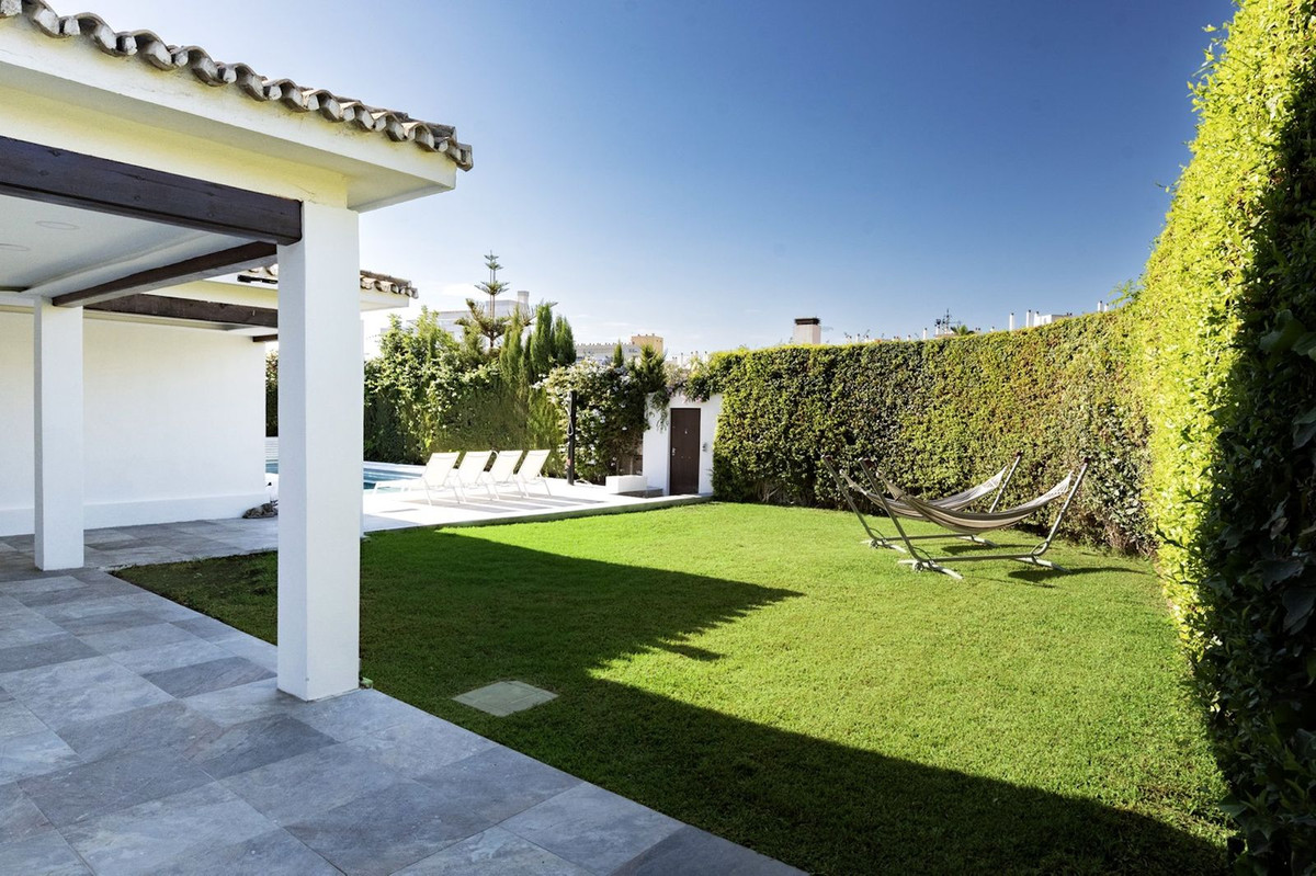 e0f27b4a060f2a2b0e60b376a7de4ae7 - 9