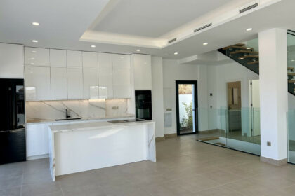 e11afe61ed4ae4e23eba8df8fdaa95d2 - 12