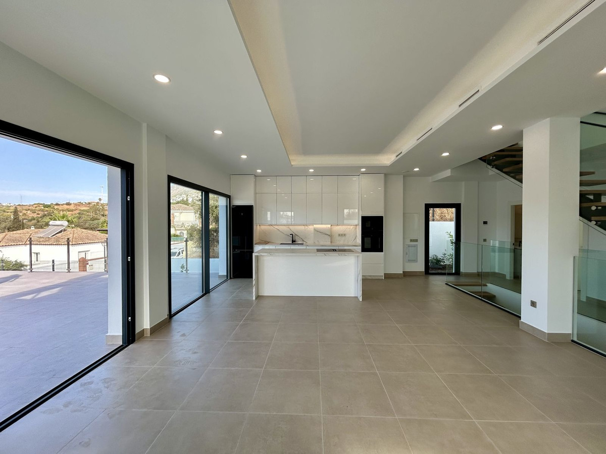 e11afe61ed4ae4e23eba8df8fdaa95d2 - 13