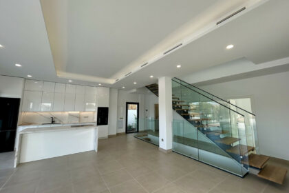 e11afe61ed4ae4e23eba8df8fdaa95d2 - 14