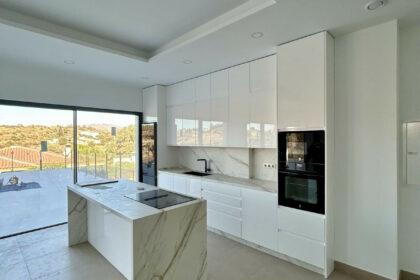 e11afe61ed4ae4e23eba8df8fdaa95d2 - 19