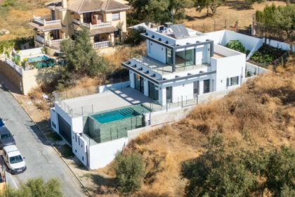 e11afe61ed4ae4e23eba8df8fdaa95d2 - 2