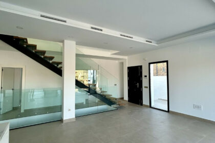 e11afe61ed4ae4e23eba8df8fdaa95d2 - 20