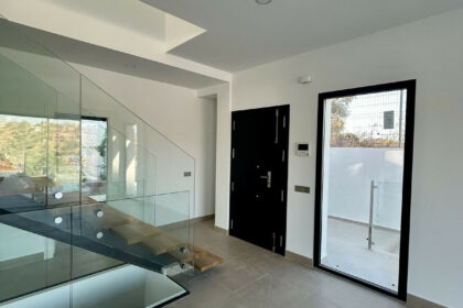 e11afe61ed4ae4e23eba8df8fdaa95d2 - 21