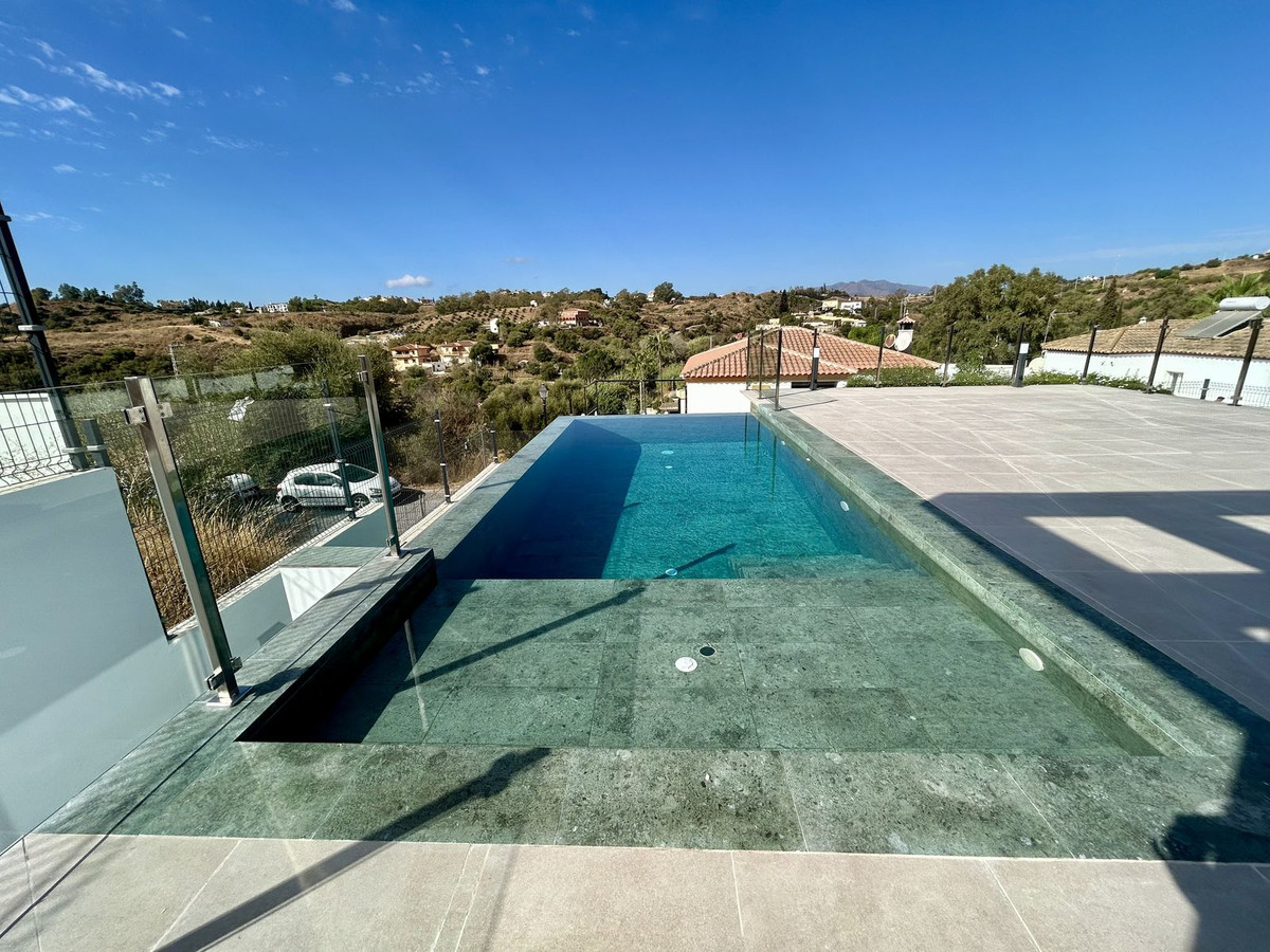 e11afe61ed4ae4e23eba8df8fdaa95d2 - 6