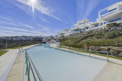 e16d9f31e310497ba6a711279ea5a337 - 1