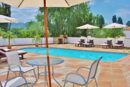 e203c488ce3d49fa9e5a86ee532d4d04 - 10