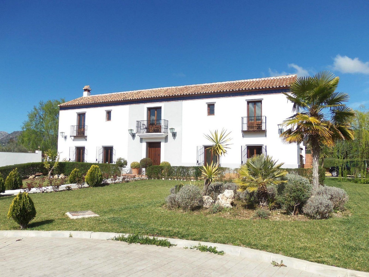 e203c488ce3d49fa9e5a86ee532d4d04 - 20