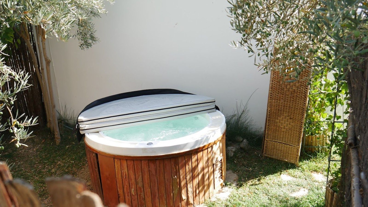 e203c488ce3d49fa9e5a86ee532d4d04 - 25