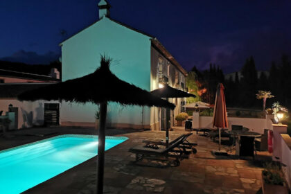 e203c488ce3d49fa9e5a86ee532d4d04 - 27