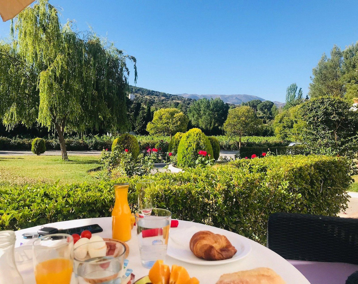 e203c488ce3d49fa9e5a86ee532d4d04 - 29