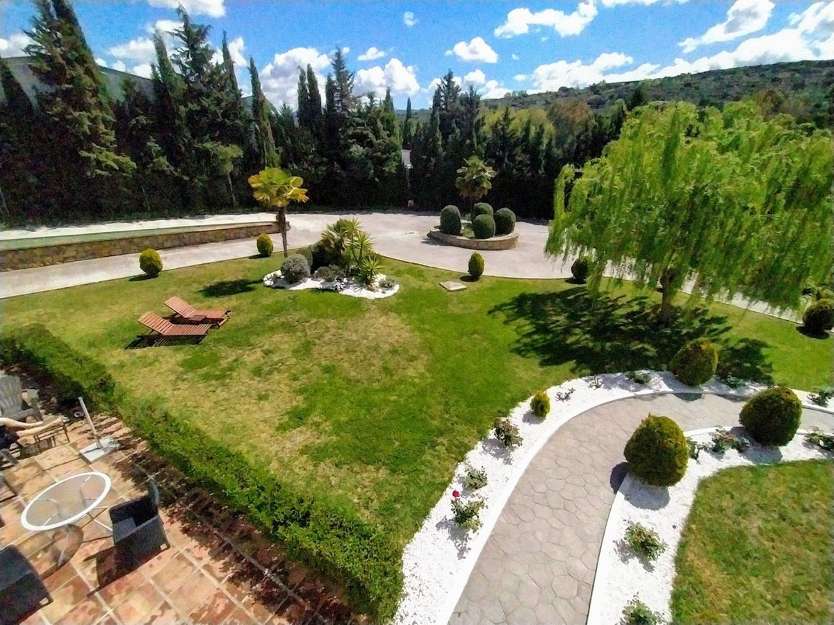 e203c488ce3d49fa9e5a86ee532d4d04 - 3