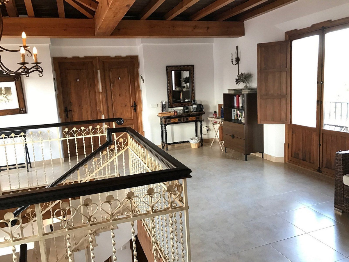 e203c488ce3d49fa9e5a86ee532d4d04 - 30