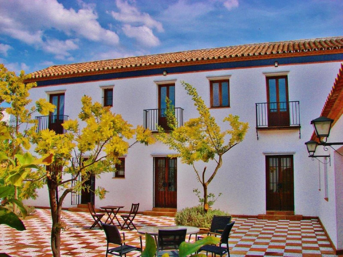 e203c488ce3d49fa9e5a86ee532d4d04 - 4