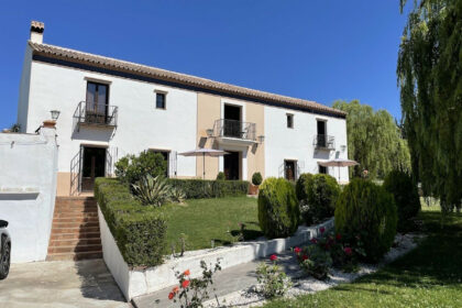 e203c488ce3d49fa9e5a86ee532d4d04 - 46