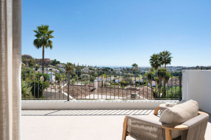 e28eed0a61f9430ce91dbc4059b02cc8 - 17