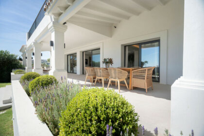 e28eed0a61f9430ce91dbc4059b02cc8 - 19