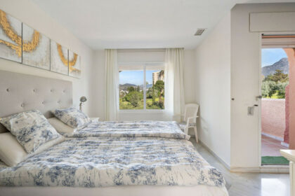 e2ece576f1654fd29060e05cbef23099 - 19