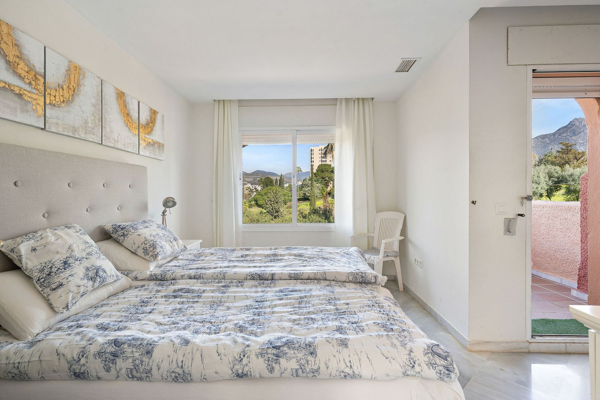 e2ece576f1654fd29060e05cbef23099 - 19