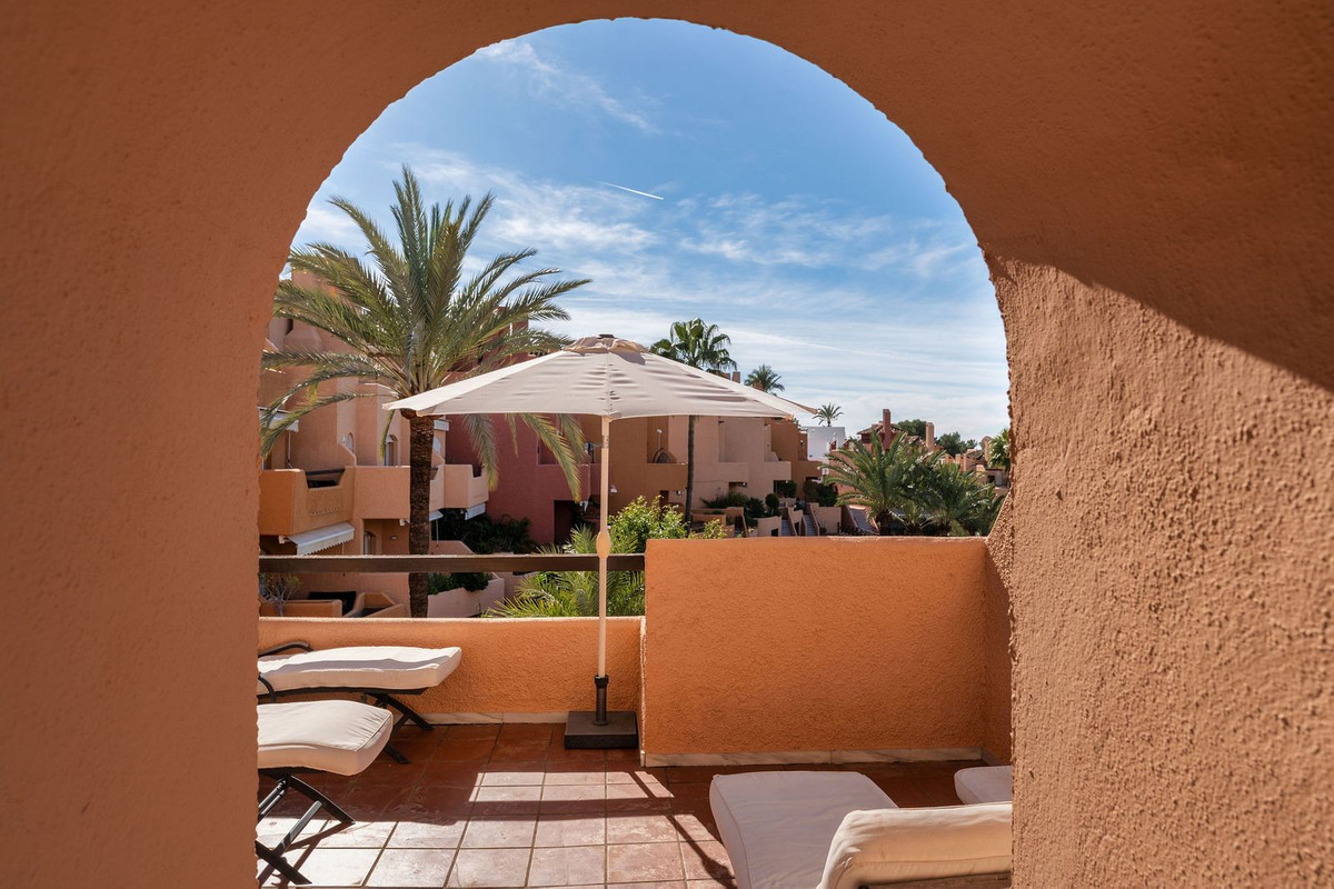 e2ece576f1654fd29060e05cbef23099 - 25