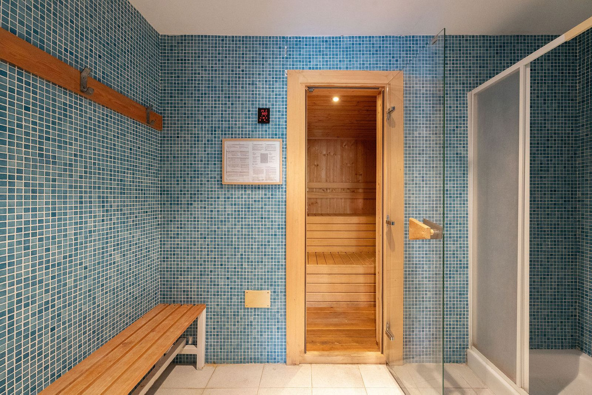 e2ece576f1654fd29060e05cbef23099 - 29