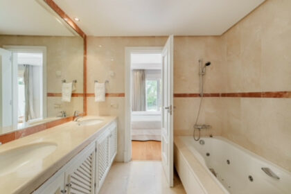 e333d508006321d39fa9dfb7e654aca4 - 16