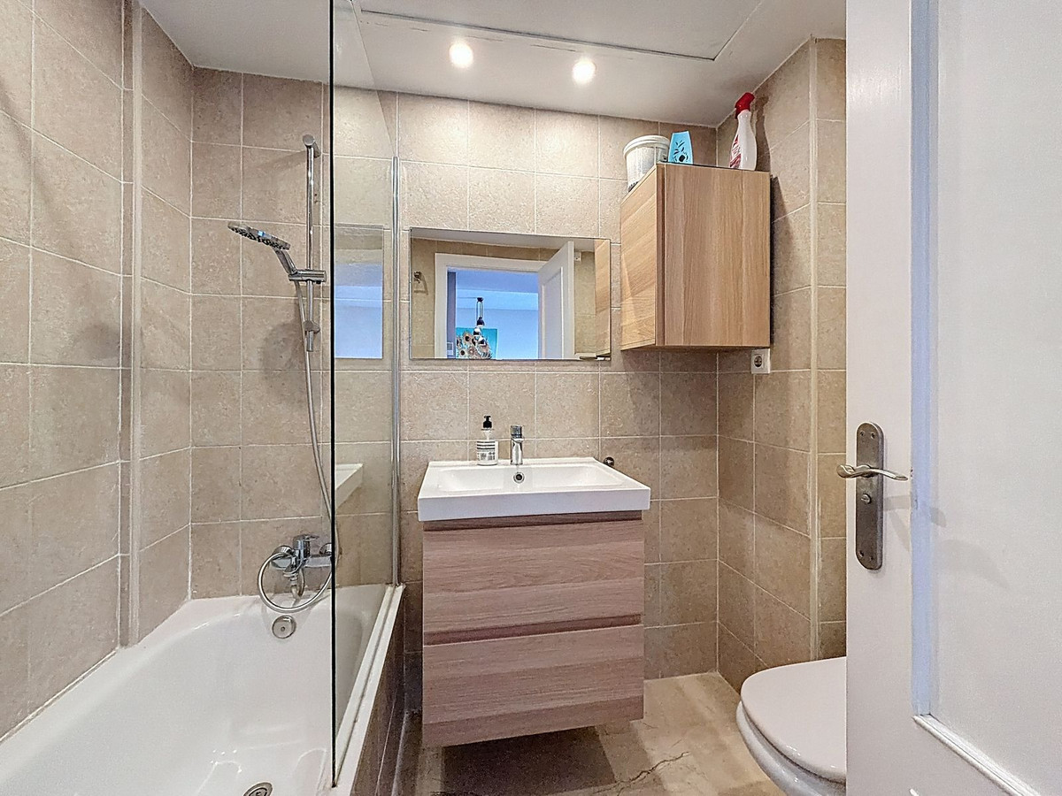 e33ed4044955115596069130cfbc9315 - 25