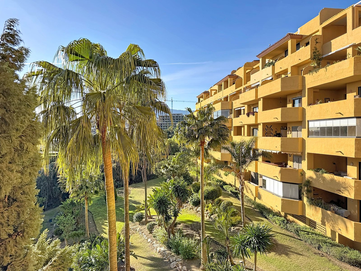 e33ed4044955115596069130cfbc9315 - 35