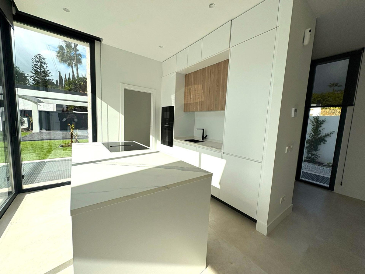 e36f7b2cd85593dfbace1194f35a9760 - 12