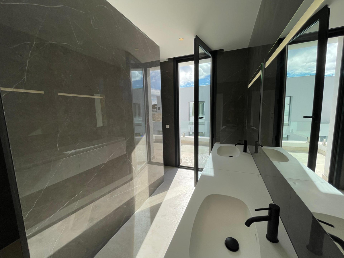 e36f7b2cd85593dfbace1194f35a9760 - 18