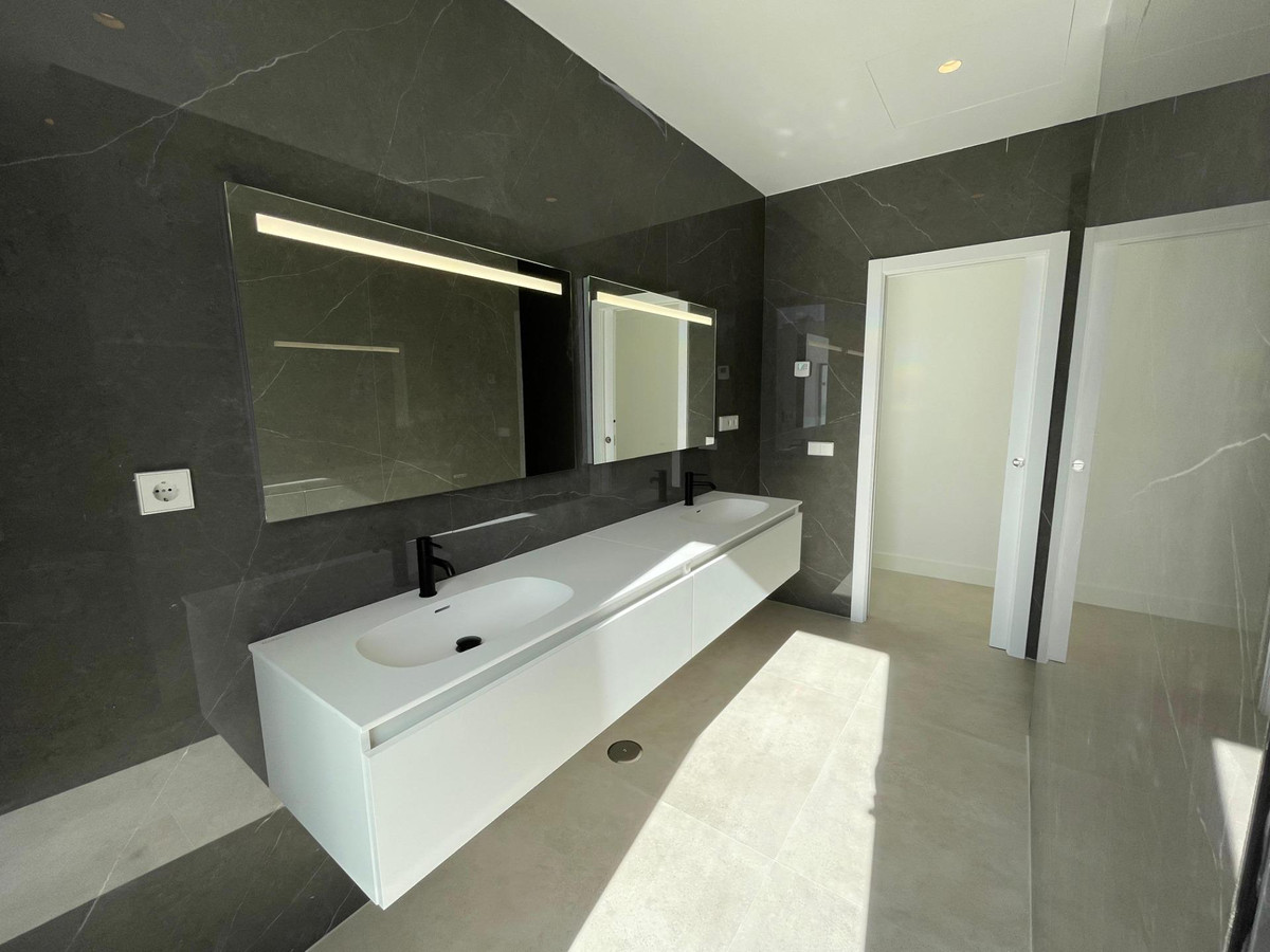 e36f7b2cd85593dfbace1194f35a9760 - 24