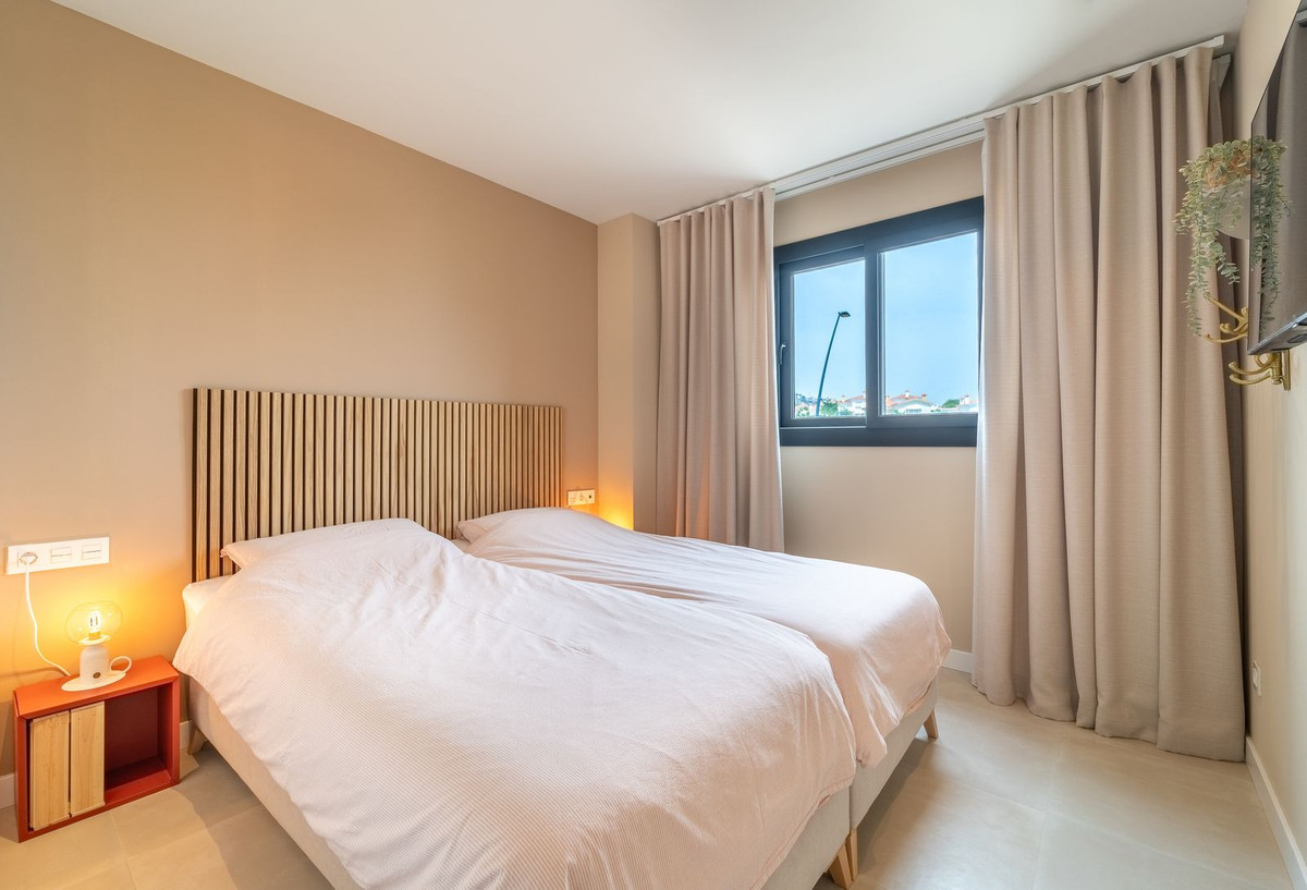 e6634b24428b6582c787e67c20023dbb - 18