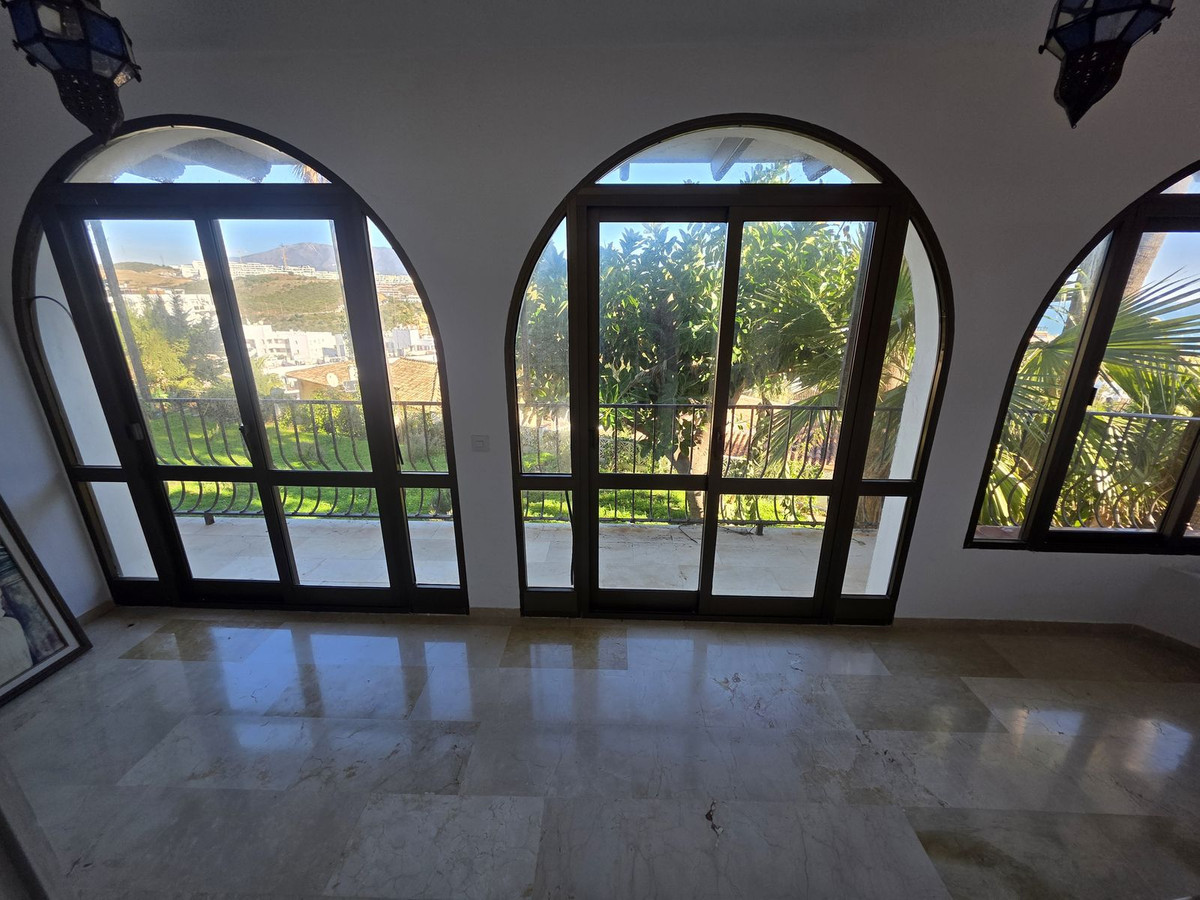 e6ffd302d54dfccdf03844d1f1b5eaa4 - 21