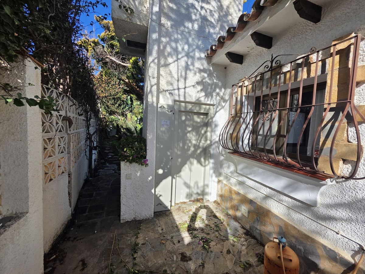 e6ffd302d54dfccdf03844d1f1b5eaa4 - 25