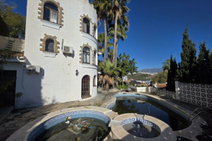 e6ffd302d54dfccdf03844d1f1b5eaa4 - 32