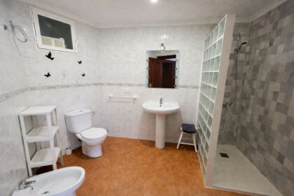 e7030aa261f3b6274771f6ee8418224a - 15