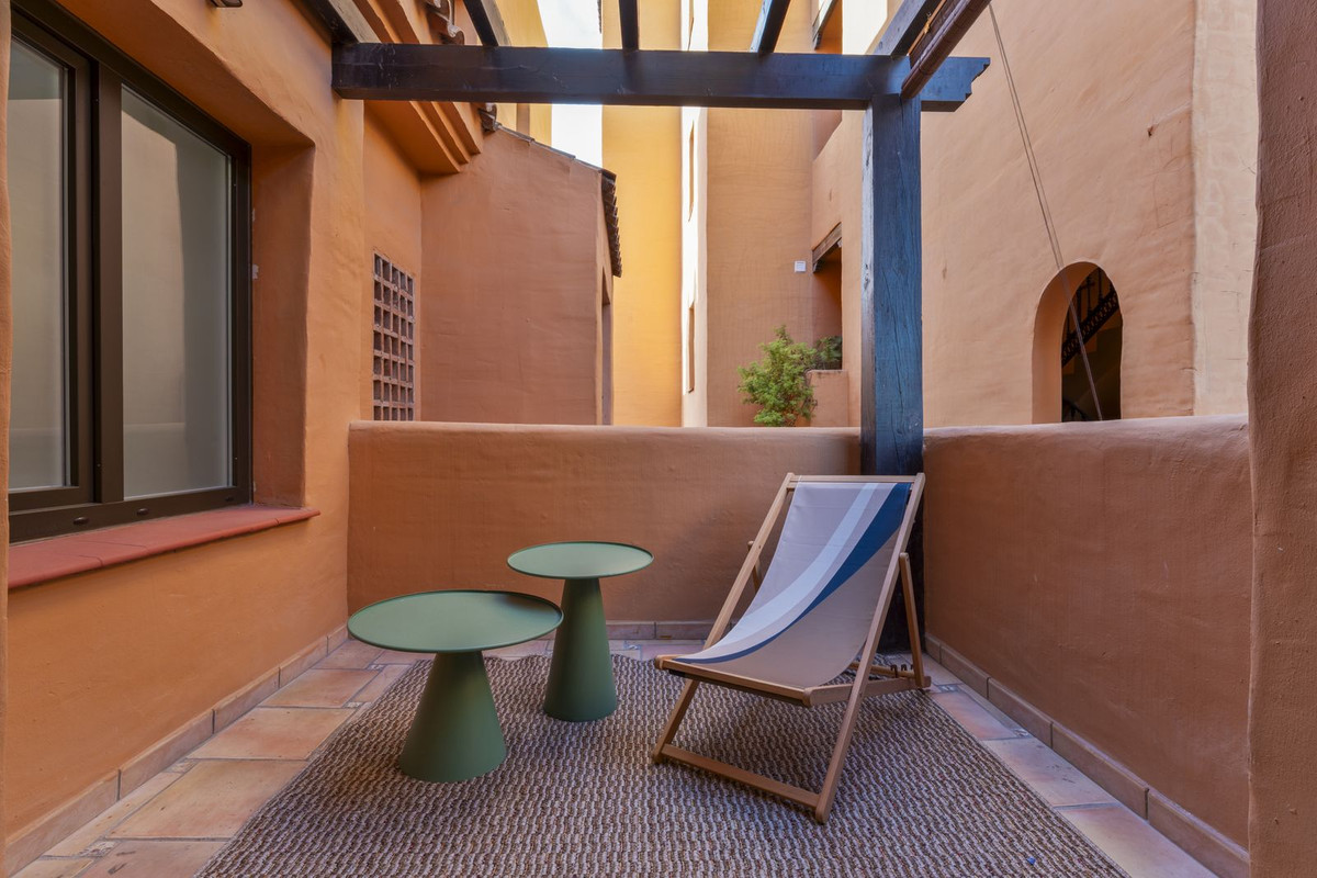 e878c599853d17238fb2f31fd68d0843 - 32