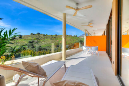 e8f664daa8526301e37387d05d53a5a8 - 1