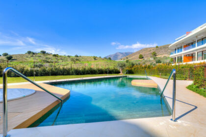 e8f664daa8526301e37387d05d53a5a8 - 3